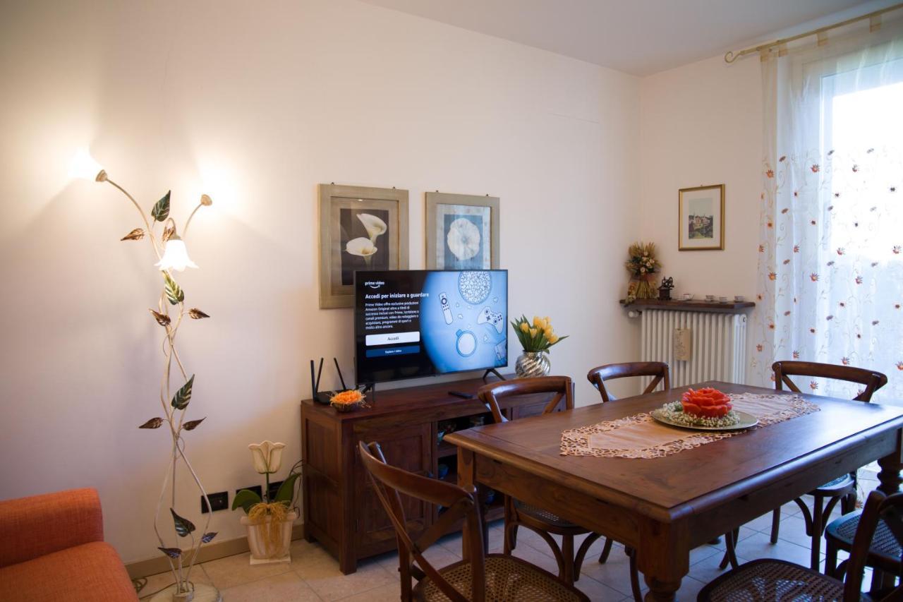 Appartamento Con Giardino E Parcheggio Privato Беладжо Екстериор снимка