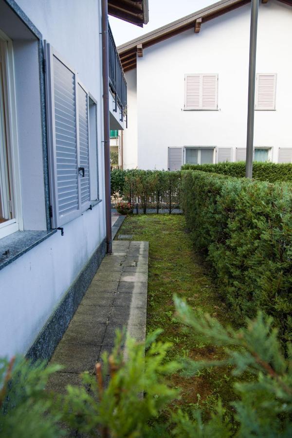 Appartamento Con Giardino E Parcheggio Privato Беладжо Екстериор снимка