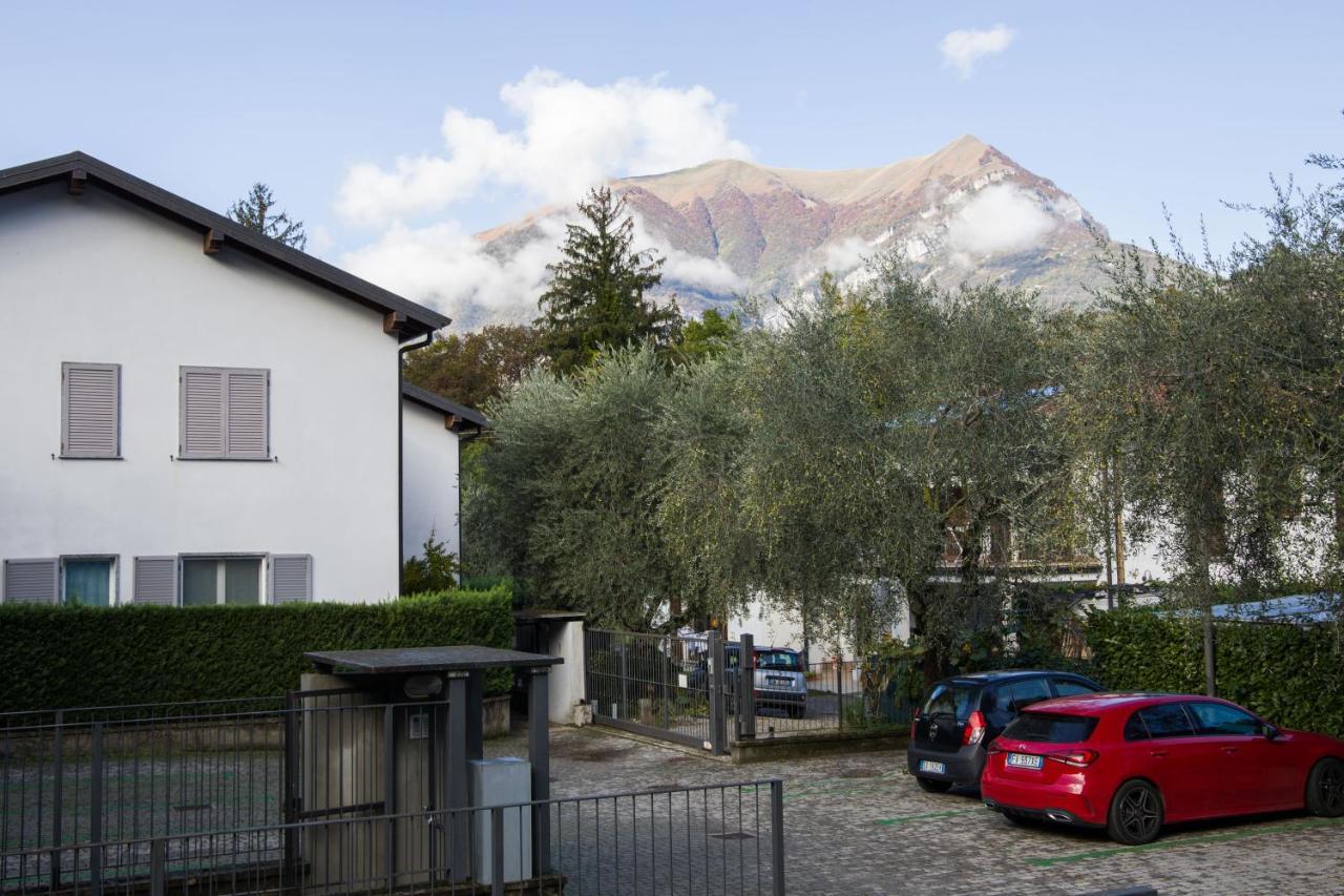 Appartamento Con Giardino E Parcheggio Privato Беладжо Екстериор снимка